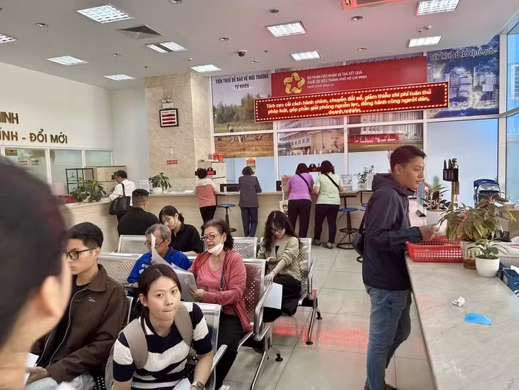Nhiều hộ kinh doanh gặp khó vì không thể mua bán với các đơn vị yêu cầu phải có hóa đơn để đưa vào chi phí được trừ - Ảnh: T.T.D