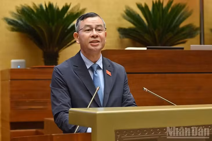 Bộ trưởng Tài chính Ngô Văn Tuấn phát biểu giải trình, tiếp thu cuối phiên thảo luận. (Ảnh: THỦY NGUYÊN)