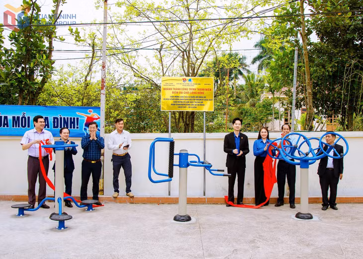 Khánh thành công trình thanh niên điểm vui chơi cộng đồng tại khu phố 9, phường Mông Dương.
