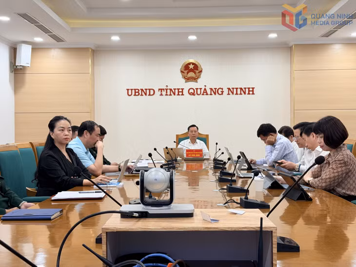 Các đại biểu tham dự cuộc họp tại điểm cầu UBND tỉnh Quảng Ninh.