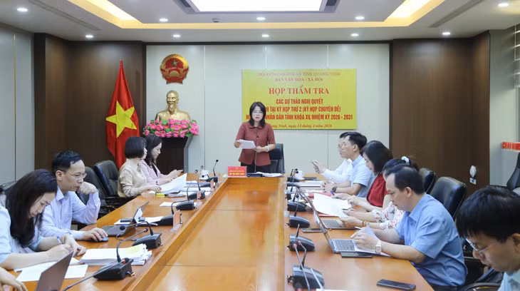 Quang cảnh cuộc họp.
