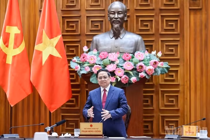 Thủ tướng Phạm Minh Chính nhấn mạnh yêu cầu bảo đảm an ninh, an toàn, kể cả trường hợp có sự cố đặc biệt xảy ra, đồng thời bảo đảm tính hiệu quả của các dự án. (Ảnh: Trần Hải)