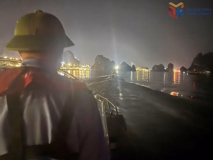 Để bắt giữ các phương tiện vi phạm, đảm bảo an toàn cho hành khách, Đội Cảnh sát đường thủy, phòng CSGT (Công an tỉnh) tăng cường tuần tra công khai kết hợp hóa trang.