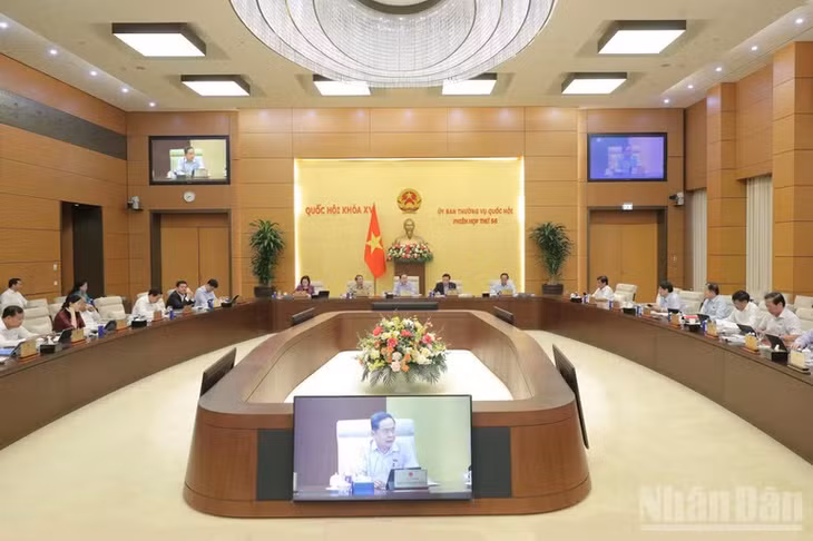 Quang cảnh phiên họp. (Ảnh: DUY LINH)