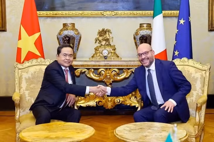 Chủ tịch Quốc hội Trần Thanh Mẫn hội đàm với Chủ tịch Hạ viện Italia Lorenzo Fontana. (Ảnh: Doãn Tấn/TTXVN)