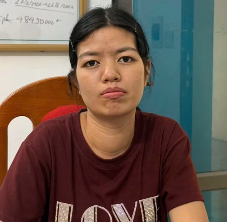 Đối tượng Chu Thị Hòa tại cơ quan điều tra. Ảnh: Thiên Bình