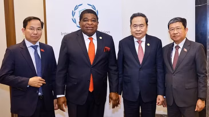 Chủ tịch Quốc hội Trần Thanh Mẫn gặp Tổng Thư ký IPU Martin Chungong. (Ảnh: TTXVN)