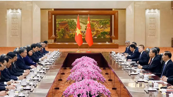 Tổng Bí thư, Chủ tịch nước Tô Lâm hội kiến Ủy viên trưởng Nhân đại toàn quốc Trung Quốc Triệu Lạc Tế. (Ảnh THỐNG NHẤT-TTXVN)