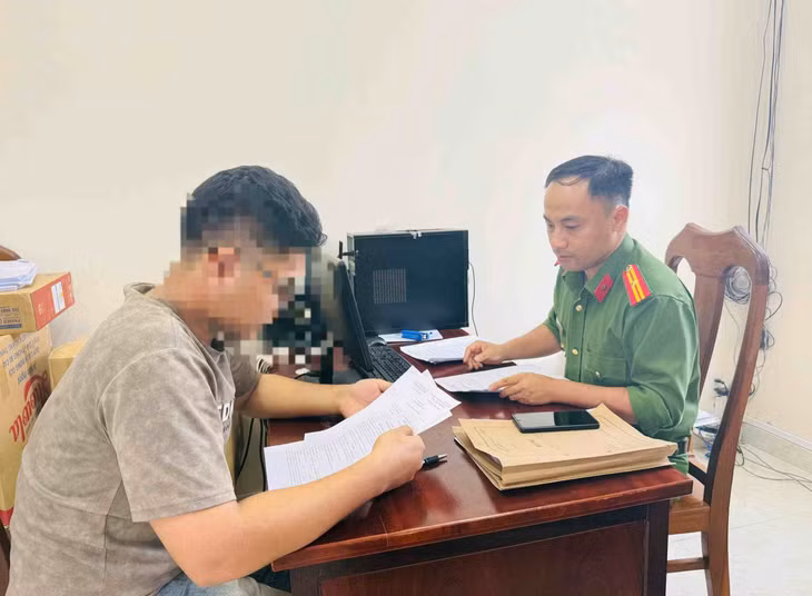 Với hành vi vi phạm của mình, L.H.A cùng 2 thanh niên khác bị xử phạt với tổng số tiền 22,5 triệu đồng. Ảnh: Phúc Khánh