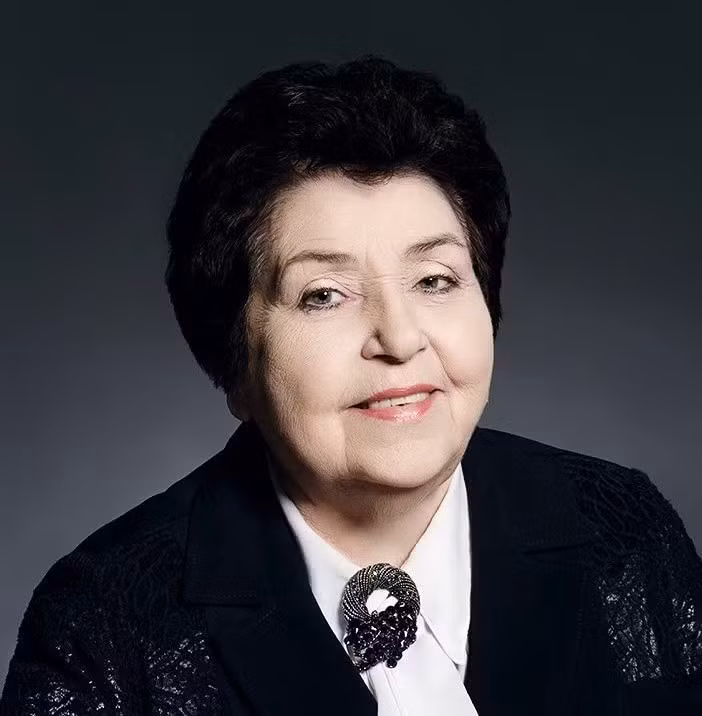 Giáo sư, Nghệ sĩ Công huân Svietlana Vladimirovna Zaliznyak.