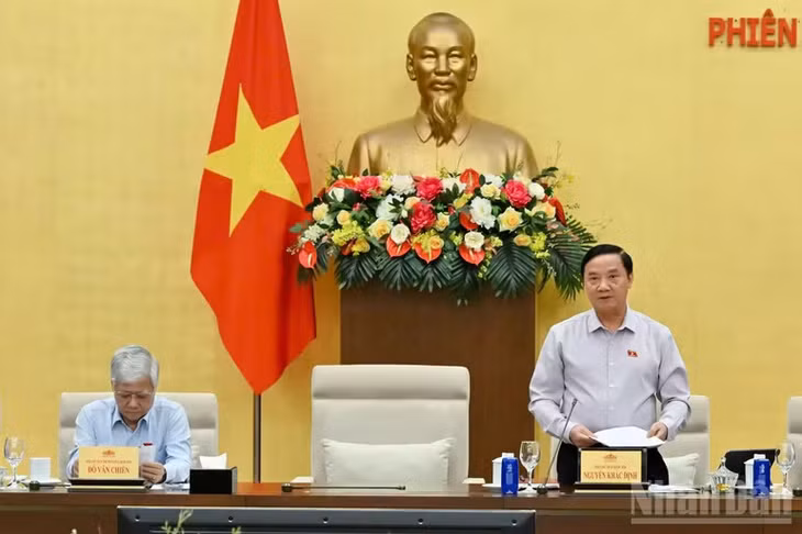 Phó Chủ tịch Quốc hội Nguyễn Khắc Định phát biểu kết luận. (Ảnh: THỦY NGUYÊN)