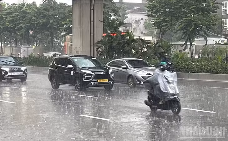 Dự báo khu vực Hà Nội ngày nắng, chiều tối và đêm có mưa rào và dông vài nơi. (Ảnh minh họa: Đ.T)