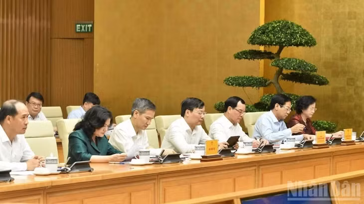 Các đại biểu tham dự cuộc làm việc. (Ảnh: THANH GIANG)