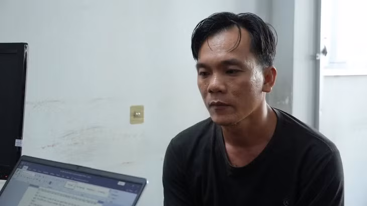 Lê Văn Cang tại cơ quan công an - Ảnh: Công an tỉnh Đồng Tháp