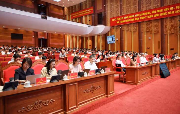 Các đại biểu tham dự hội nghị.