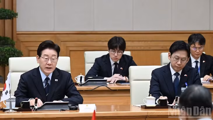 Tổng thống Hàn Quốc Lee Jae Myung phát biểu ý kiến tại cuộc hội kiến.