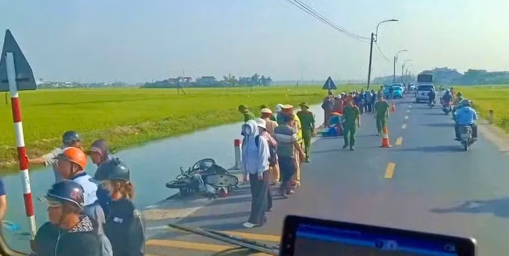 Cơ quan chức năng có mặt tại hiện trường - Ảnh cắt từ clip