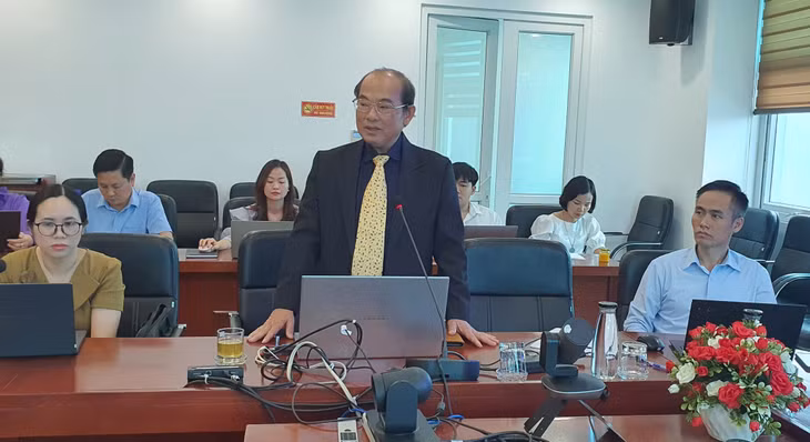 Đại diện Viện nghiên cứu công nghệ cao Đông Nam Á trình bày tham luận tại hội thảo.