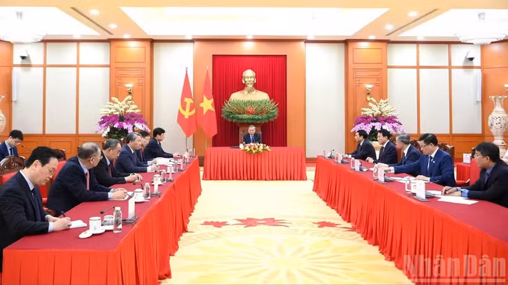Quang cảnh cuộc điện đàm tại Trụ sở Trung ương Đảng. (Ảnh: ĐĂNG KHOA)