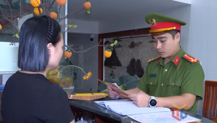 Công an phường Bãi Cháy tuyên truyền đảm bảo an ninh trật tự tại cơ sở lưu trú trên địa bàn.