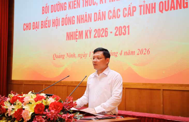 Đồng chí Nghiêm Xuân Cường, Phó Chủ tịch HĐND tỉnh, phát biểu khai mạc hội nghị.