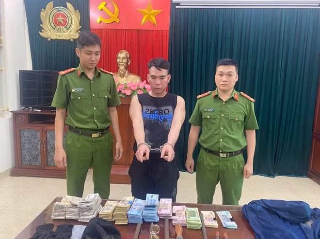 Đối tượng Đỗ Văn Sơn bị Cơ quan Cảnh sát điều tra Công an tỉnh Ninh Bình khởi tố về hành vi trộm cắp tài sản. Ảnh: Diệu Anh
