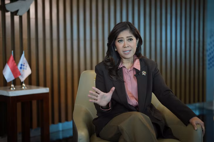 Bộ trưởng Truyền thông và Các vấn đề Kỹ thuật số Indonesia Meutya Hafid phát biểu trong cuộc phỏng vấn với hãng tin AP tại Jakarta, Indonesia, ngày 29/4/2026. Ảnh: AP.