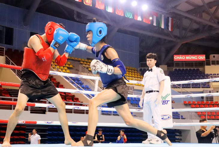 Ở nội dung đối kháng, các võ sỹ tập trung thi đấu quyết liệt, kỳ vọng sẽ đem lại các trận đấu chất lượng chuyên môn tốt cho người xem.
