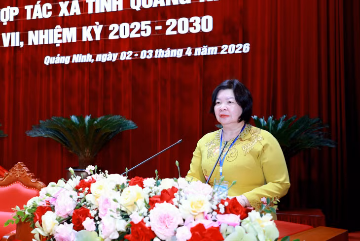 Đồng chí Cao Xuân Thu Vân, Bí thư Đảng ủy, Chủ tịch Liên minh Hợp tác xã Việt Nam phát biểu tại Đại hội.