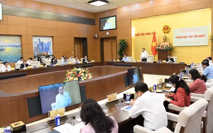 Quang cảnh phiên họp. (Ảnh: DUY LINH)
