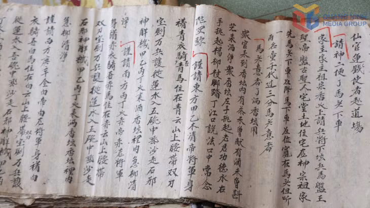 Một trang sách chữ Nôm của người Dao Thanh Phán.