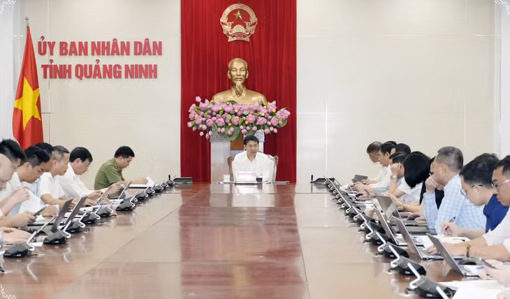 Quang cảnh cuộc họp.