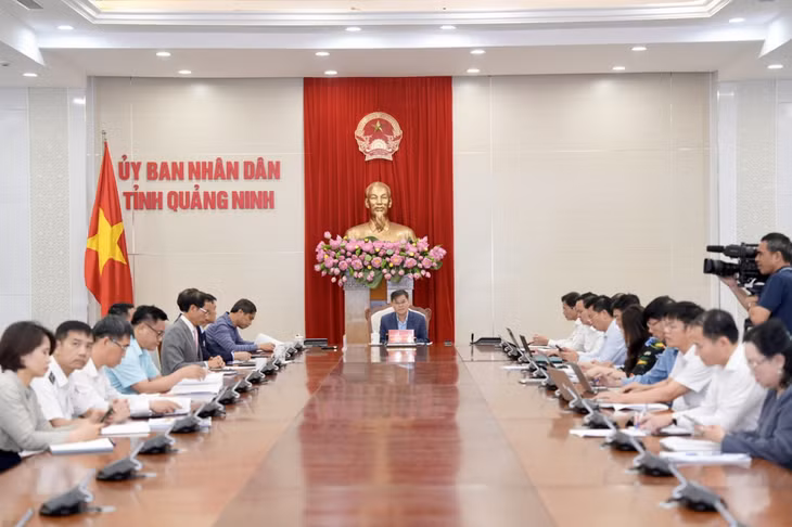 Quang cảnh cuộc họp.