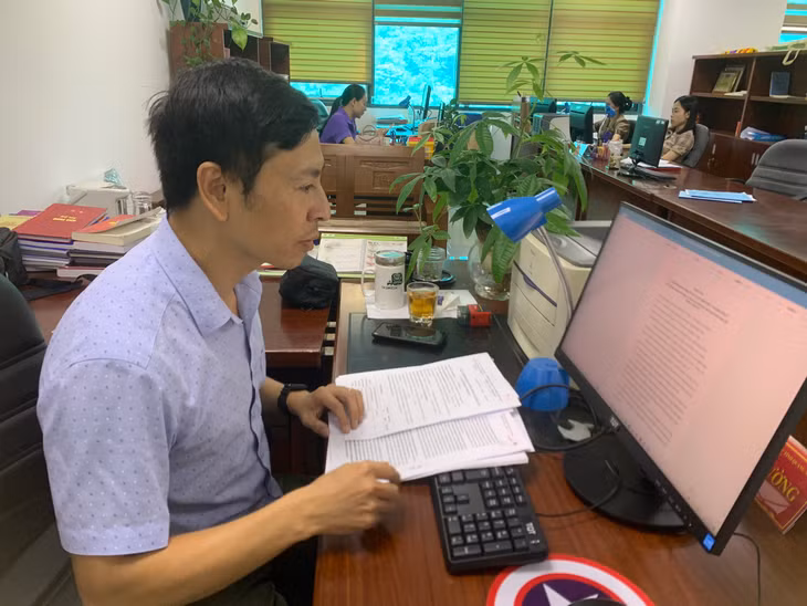 Trợ giúp viên pháp lý