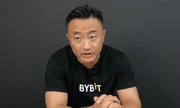 Ben Zhou trong buổi livestream về sự cố tối 21/2. Ảnh chụp màn hình