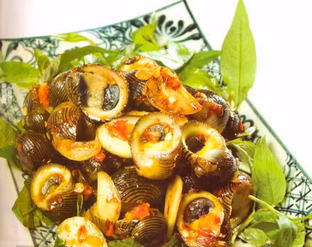 Ốc đĩa xào tương ớt