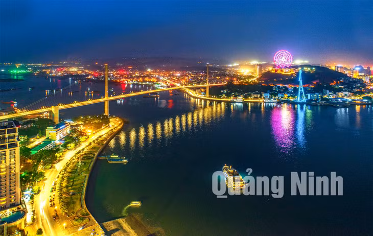 Cầu Bãi Cháy về đêm (12-2018). Ảnh: Bùi Vinh Thuận (CTV)
