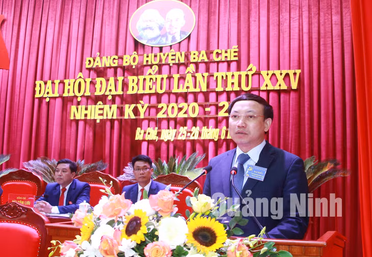 Đồng chí Nguyễn Xuân Ký, Bí thư Tỉnh ủy, Chủ tịch HĐND tỉnh, phát biểu chỉ đạo tại Đại hội (6-2020). Ảnh: Mạnh Trường