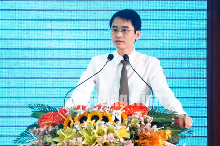 Đồng chí Phạm Văn Thành, Chủ tịch UBND thị xã Đông Triều, phát biểu khai mạc tại hội nghị (5-2019). Ảnh: Minh Đức