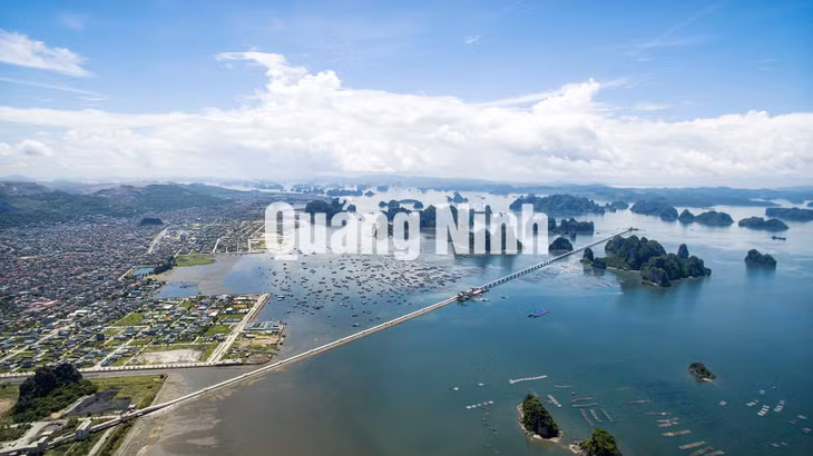 Cầu Bãi Dài, TP Cẩm Phả (9-2018). Ảnh: Khánh Giang
