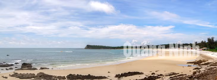 Bãi tắm Minh Châu (6-2017). Ảnh: Phạm Ngọc Khoa
