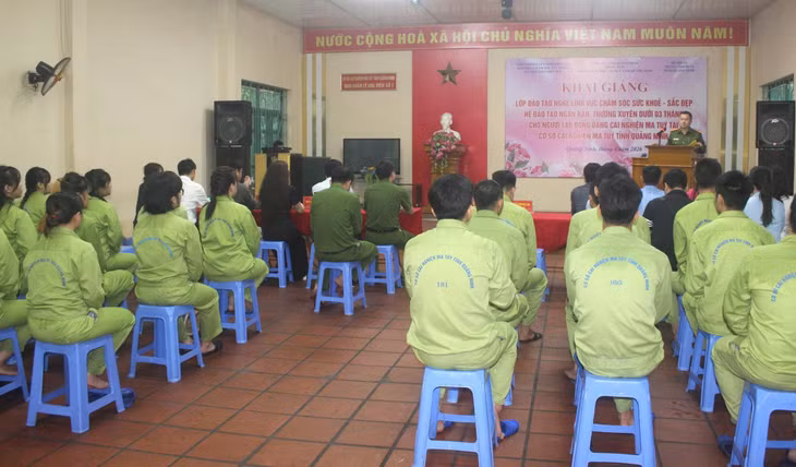 Khai giảng lớp đào tạo nghề chăm sóc sức khỏe, sắc đẹp cho học viên cai nghiện ma túy.