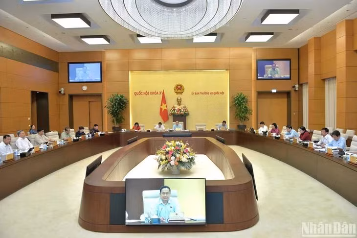 Quang cảnh phiên họp. (Ảnh: DUY LINH)