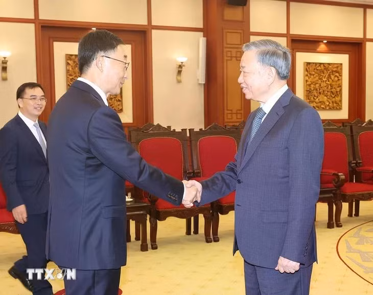 Tổng Bí thư, Chủ tịch nước Tô Lâm tiếp ông Lưu Ninh, Ủy viên Trung ương Đảng, Bí thư Đảng ủy Khu tự trị dân tộc Choang Quảng Tây, Trung Quốc. (Ảnh: Trí Dũng/TTXVN)