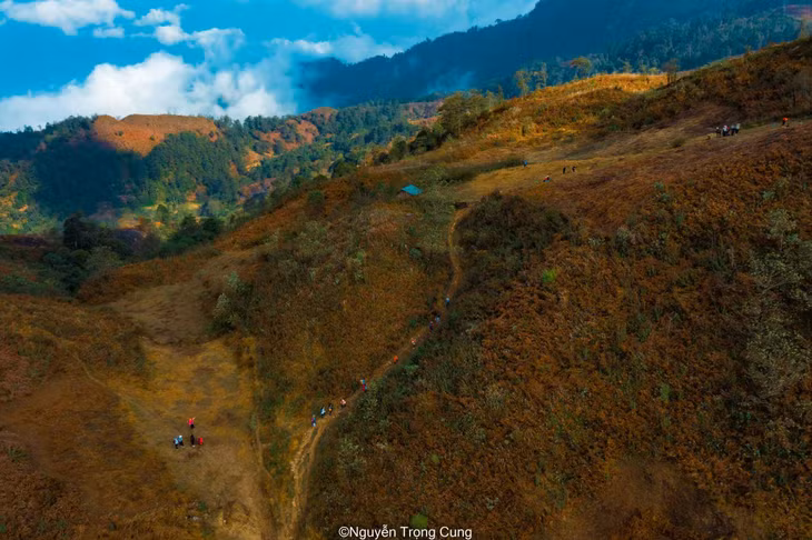 Hành trình trekking, khám phá Lảo Thẩn không quá khó, phù hợp với người mới bắt đầu leo núi. Ảnh: Nguyễn Trọng Cung