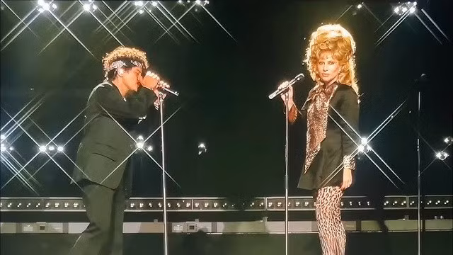 Màn "collab" (kết hợp) của bộ đôi khiến khán giả "ngã ngửa"