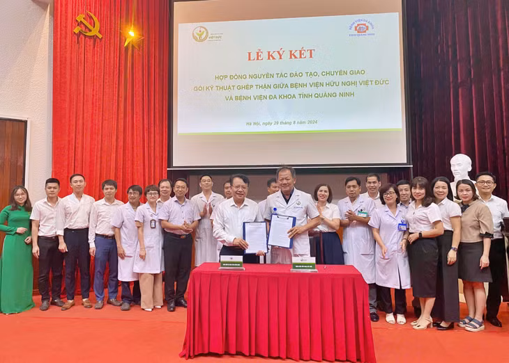 Quang cảnh Lễ ký kết chuyển giao kỹ thuật ghép thận.