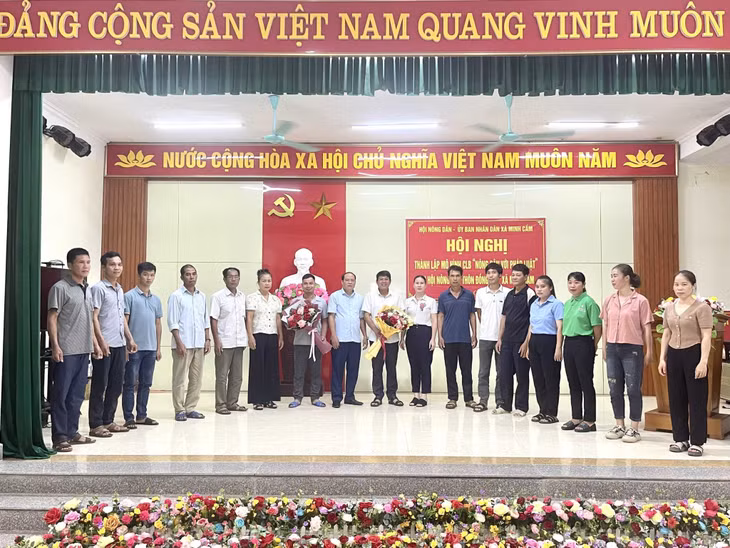 Ra mắt CLB Nông dân với pháp luật tại thôn Đồng Tán, xã Minh Cầm (huyện Ba Chẽ).