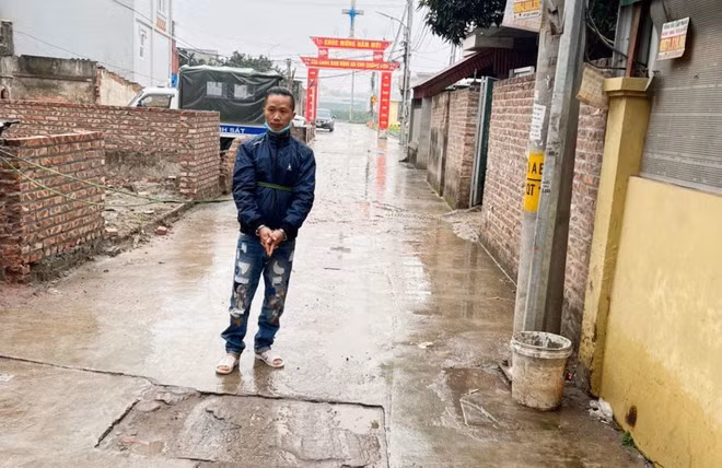 Nguyễn Đình Long bị bắt sau gần 14 năm đánh chết người. Ảnh: Y.Hưng