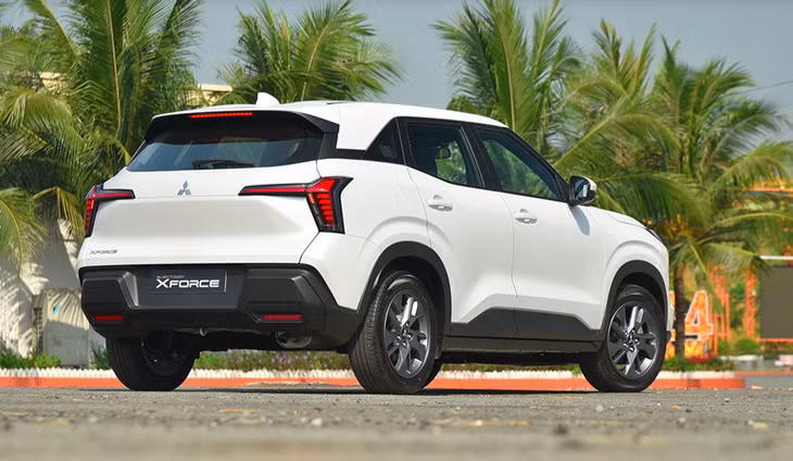 Là bản tiêu chuẩn, Mitsubishi Xforce GLX đã ít các tiện nghi và tính năng an toàn so với các bản cao hơn. Ảnh: MMV